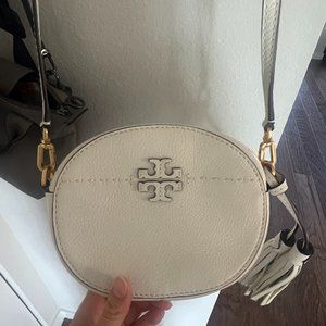 Tory Burch Mcgraw Round Crossbody (new Ivory) Cross Body Handbags